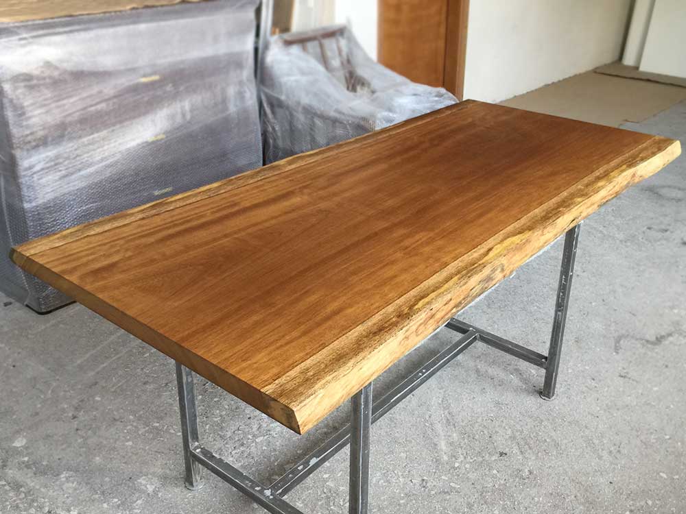 loustro trapezi iroko meta 8